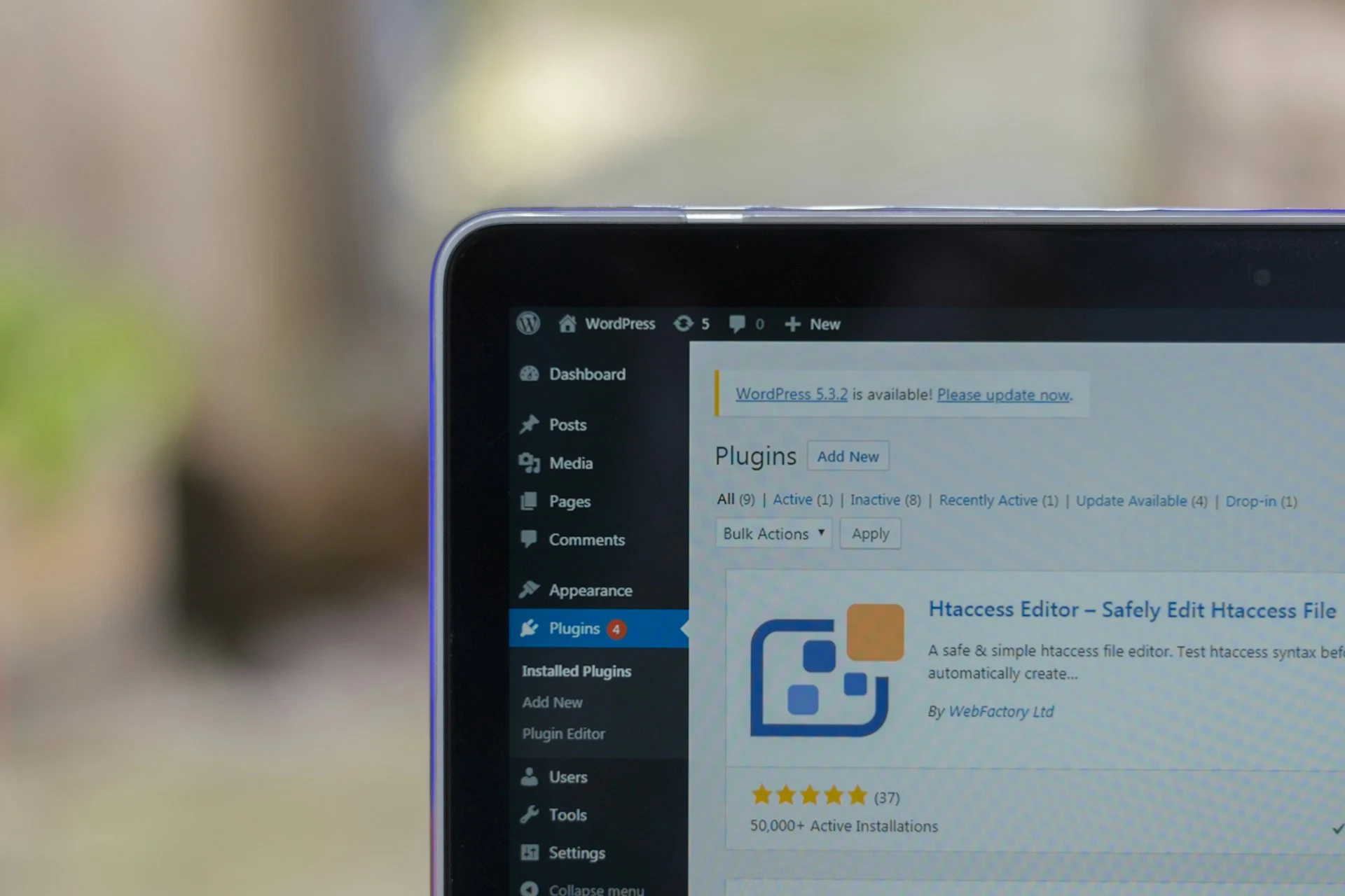 C&acirc;nd ai nevoie de un plugin WordPress personalizat